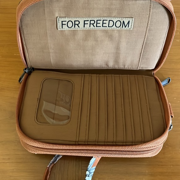 Sak Saum Floral Double Zipper Wristlet Clutch Wallet For Freedom - Picture 4 of 5